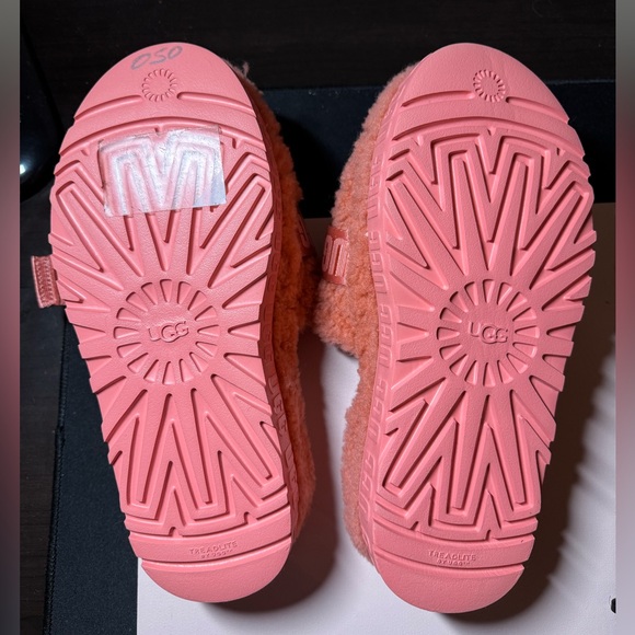 CORAL UGG SLIPPERS - Picture 4 of 4